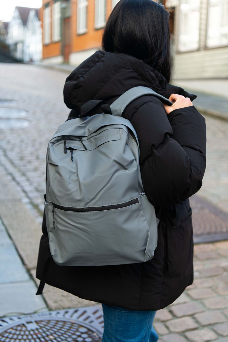 Ryggsekk 30x13x43cm - Grå