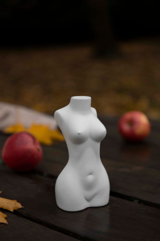 Lysestake - Femina helfigur hvit 16.5cm