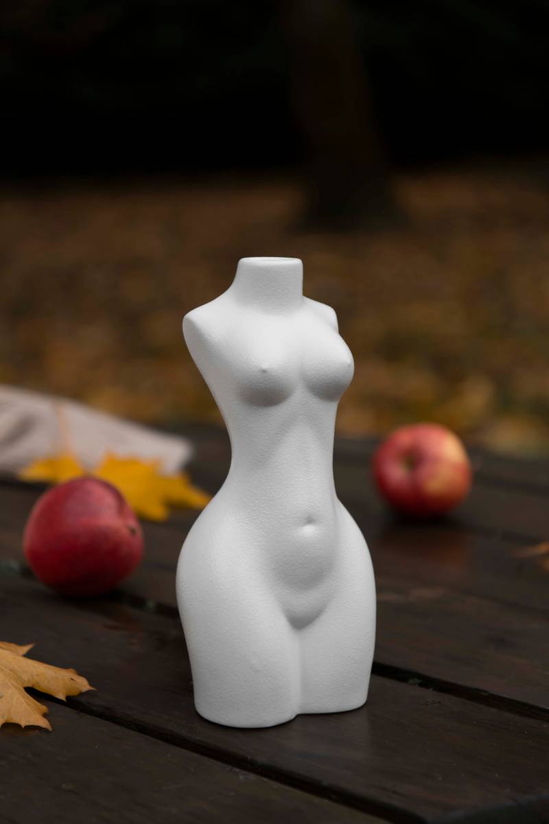 Lysestake - Femina helfigur hvit 23.5cm