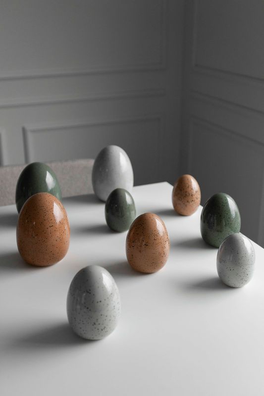 Egg 12cm Prikker - Grå