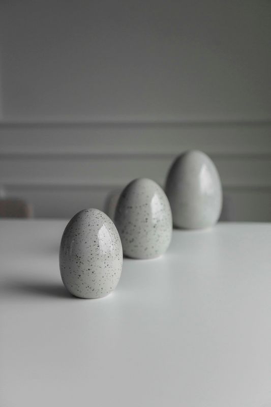 Egg 14cm Prikker - Grå