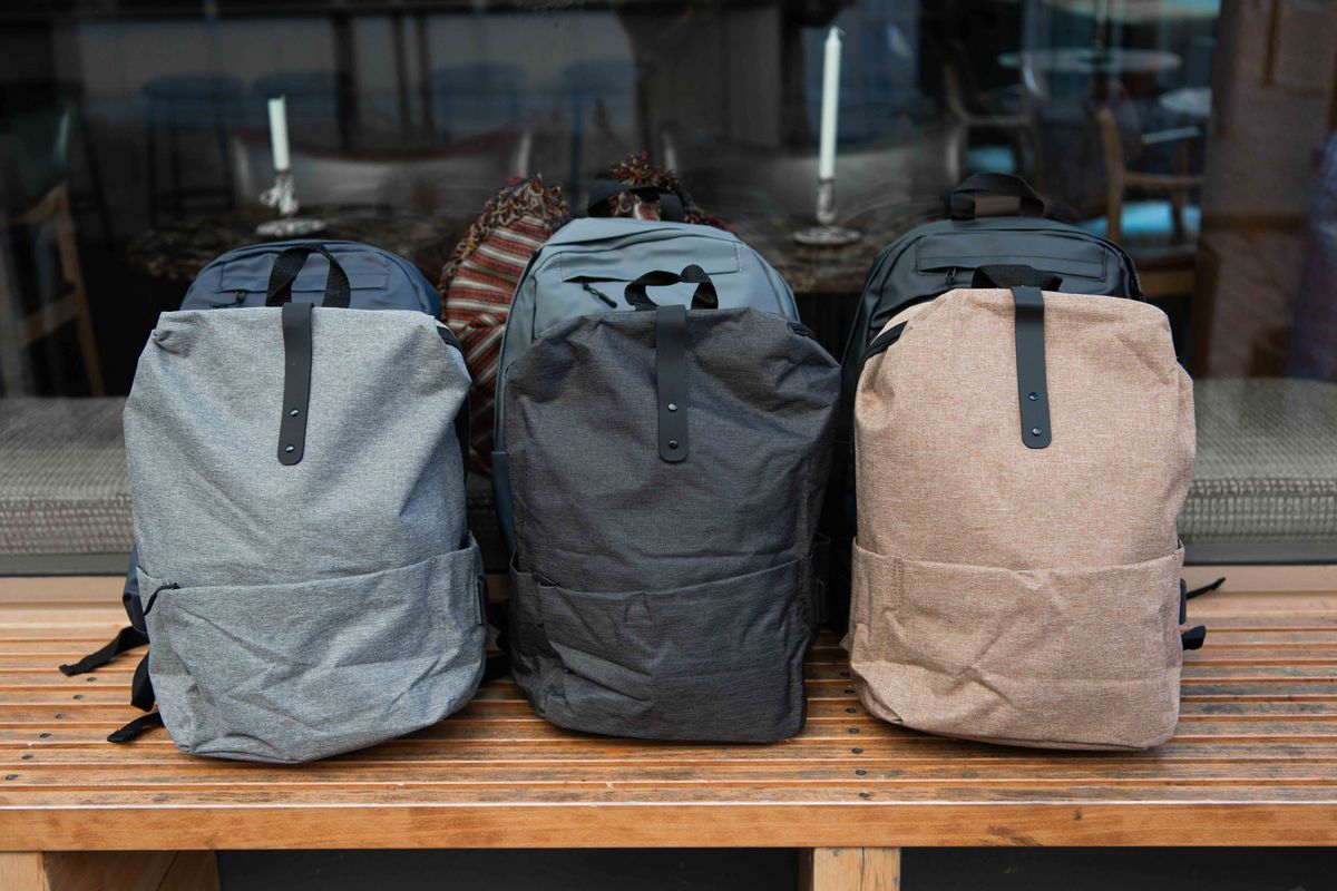 Ryggsekk 27x15x40cm - Grå