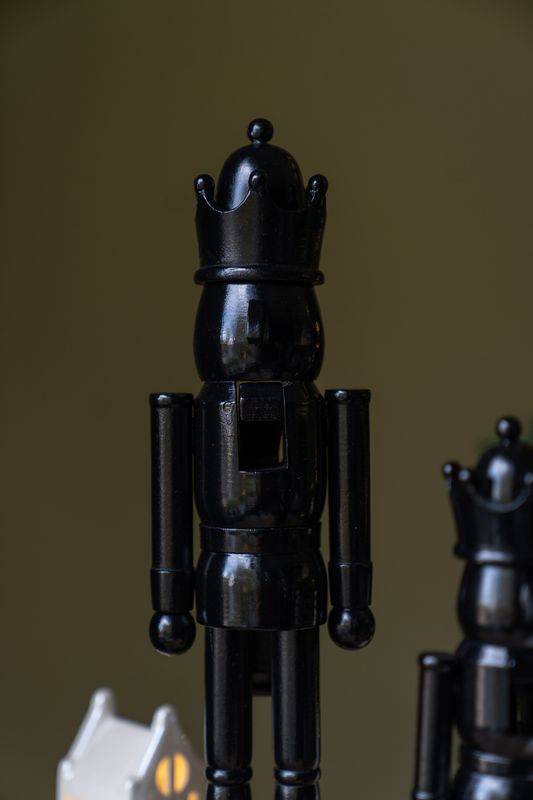 Nøtteknekker - Svart Glans 38cm