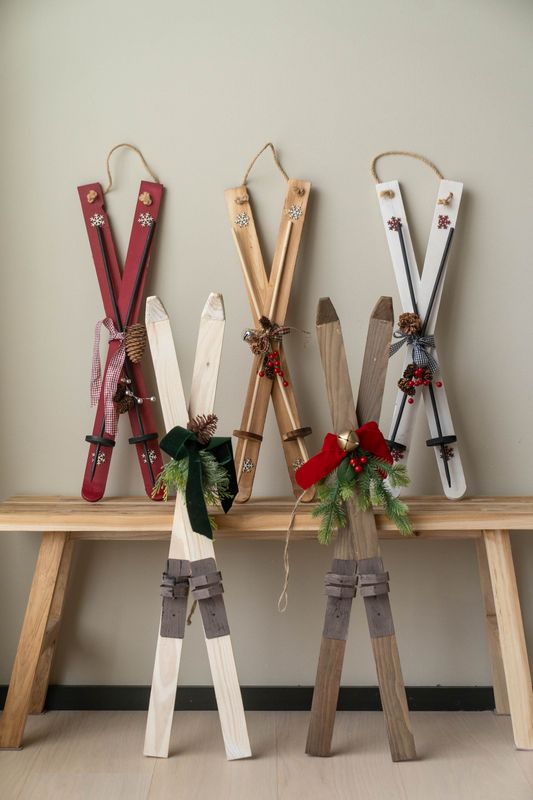 Veggdekor Ski 80cm - Hvit