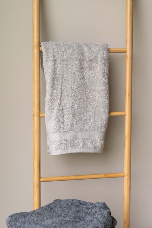 Essentials Håndkle 70x140cm - Grå