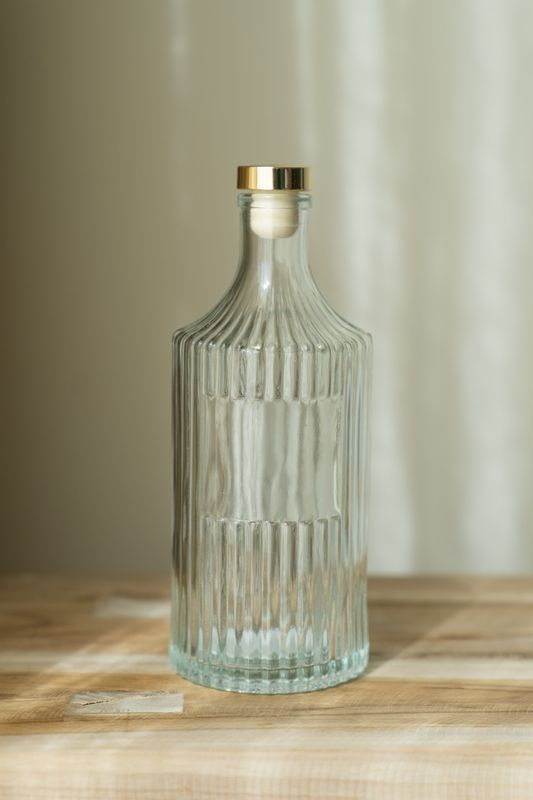 Flaske med gullfarget lokk – 500 ml