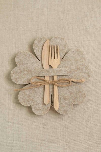 Hovedbilde Bestikkholder blomst – filt – Beige
