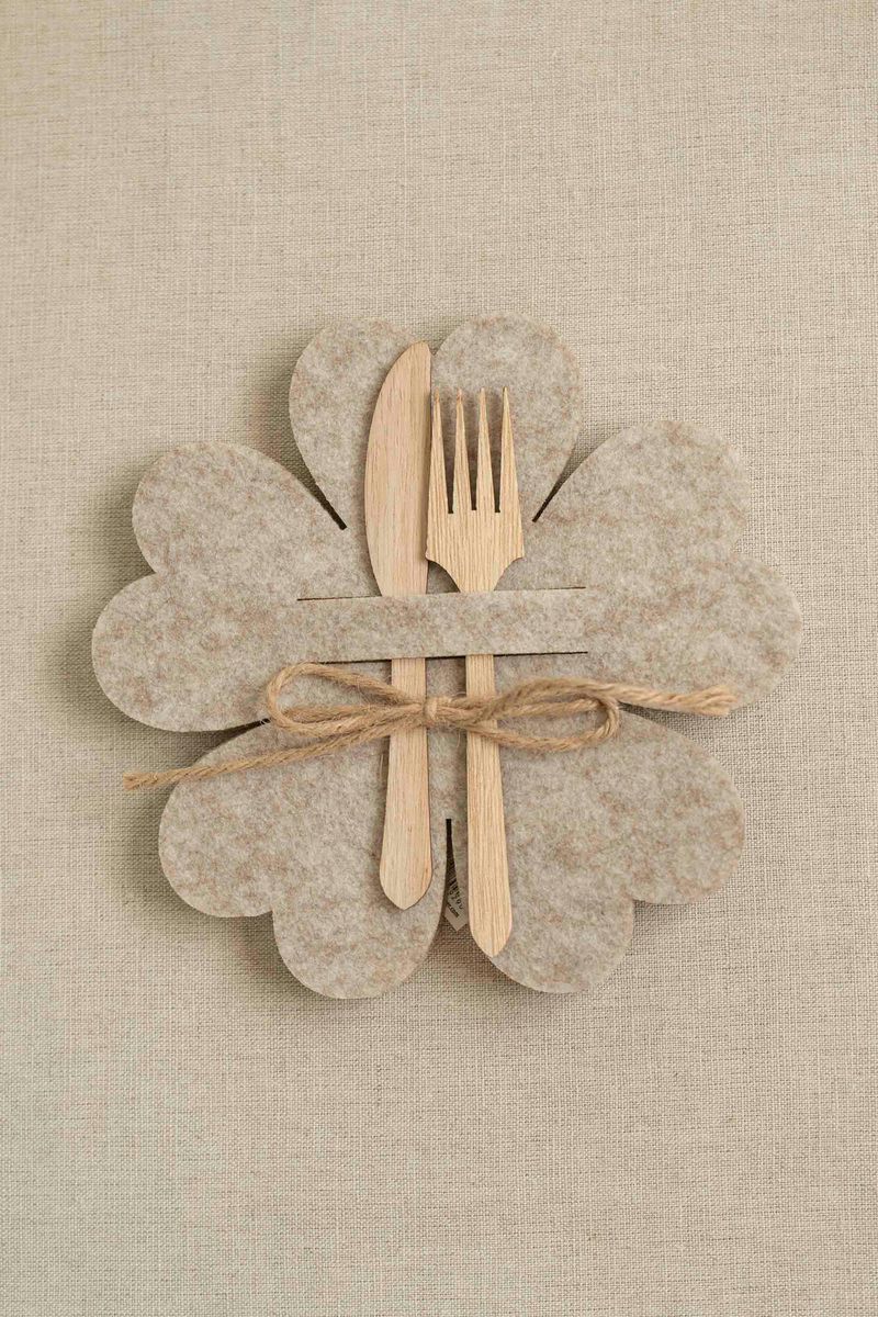 Bestikkholder blomst – filt – Beige
