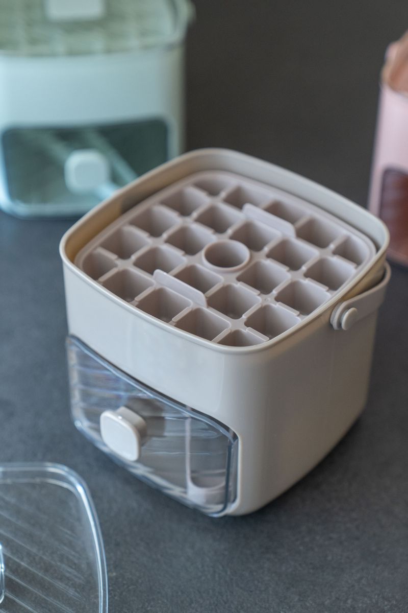 Isbitform med skuff – beige