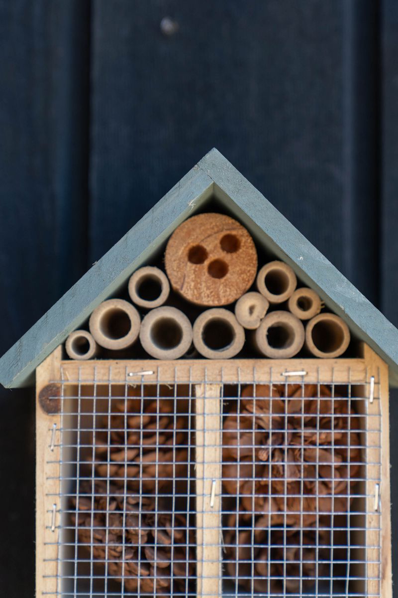 Insekthotell tre – 17×10×29 cm – grønn